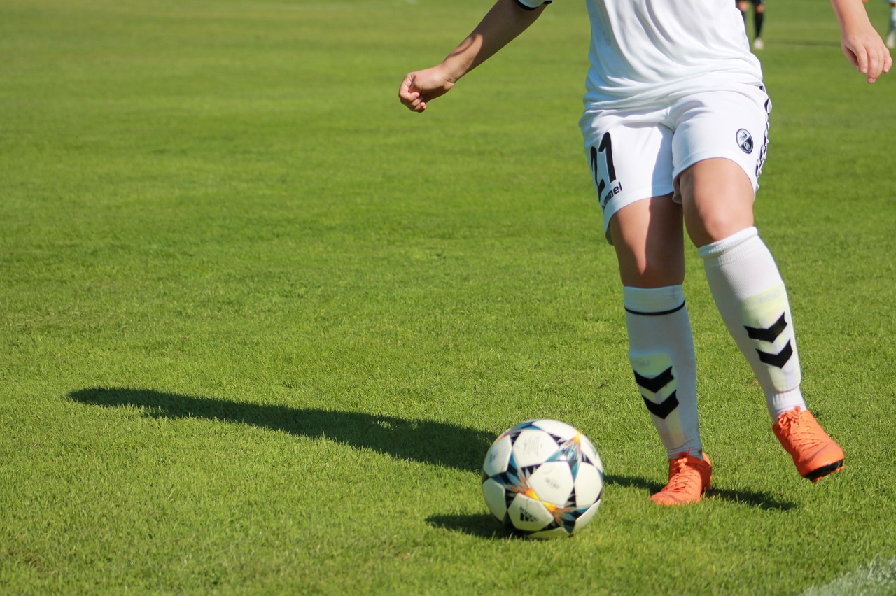 Las noticias sobre fútbol femenino uruguayo reflejan estereotipos de género  – Observatorio de Medios del Uruguay